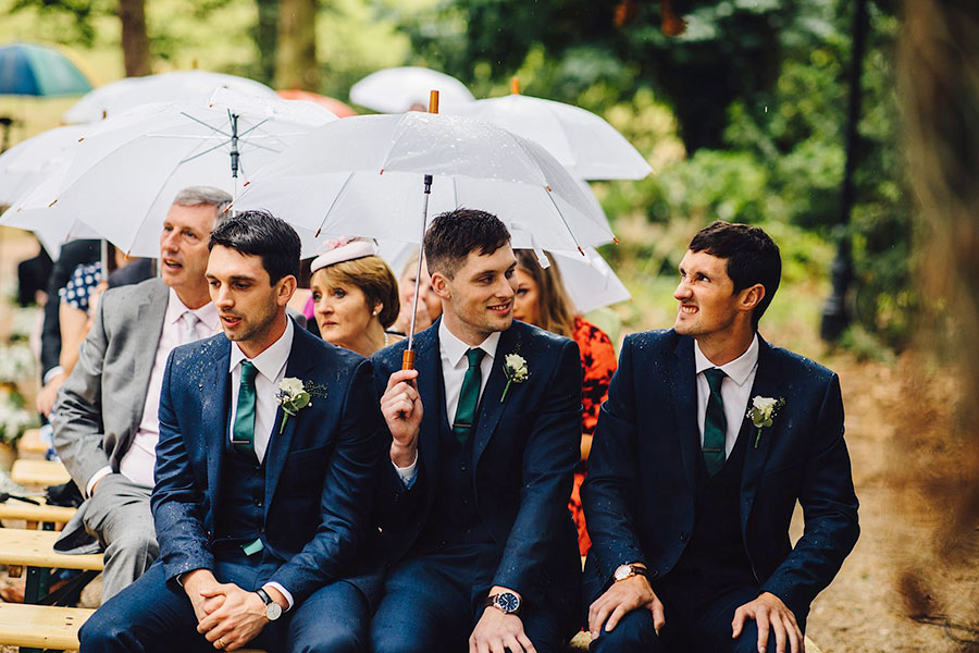 rain wedding photos