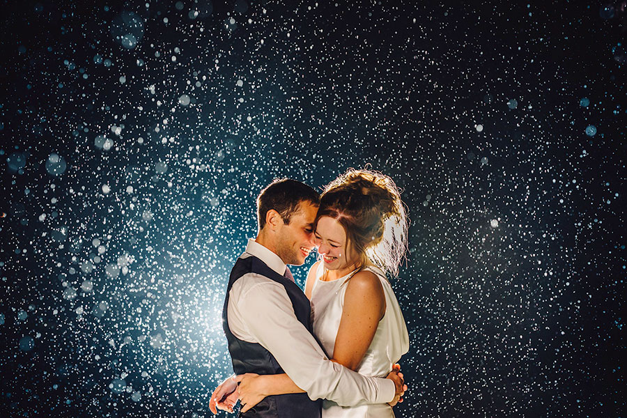rain wedding photos