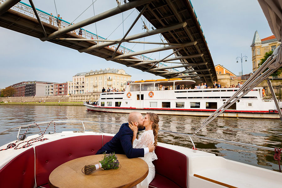 documentary style wedding photos