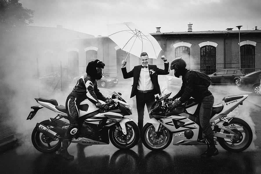 rain wedding photos