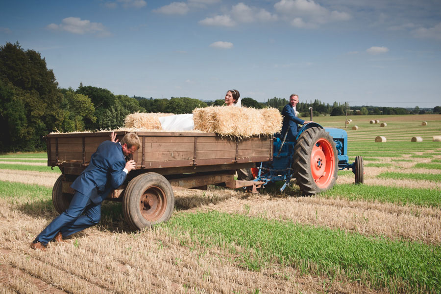 documentary style wedding photos