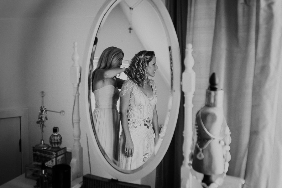 Must-Have Getting Ready Photos for Your Wedding