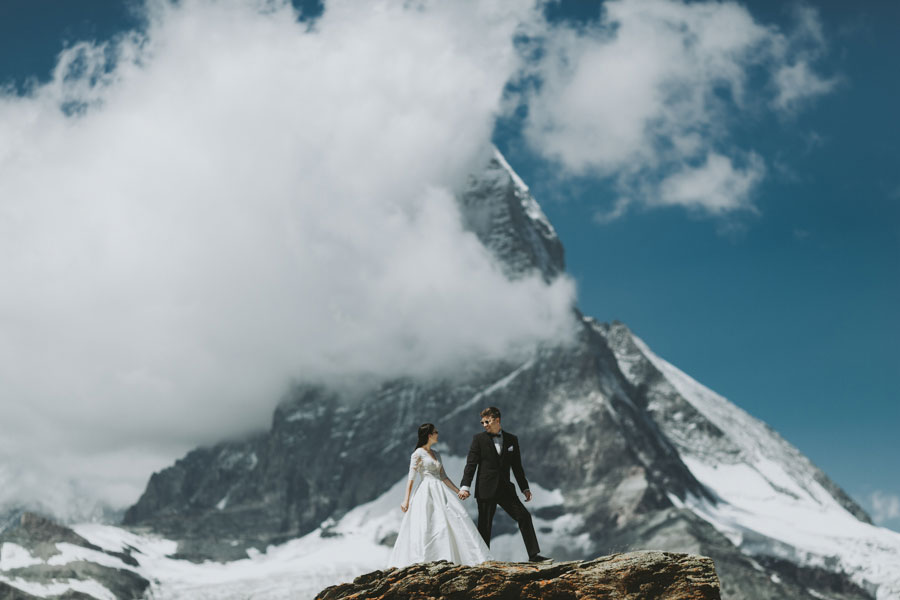 33 Photographers Share Their Favourite Wedding Photos