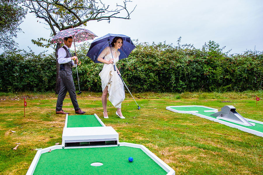 rain wedding photos