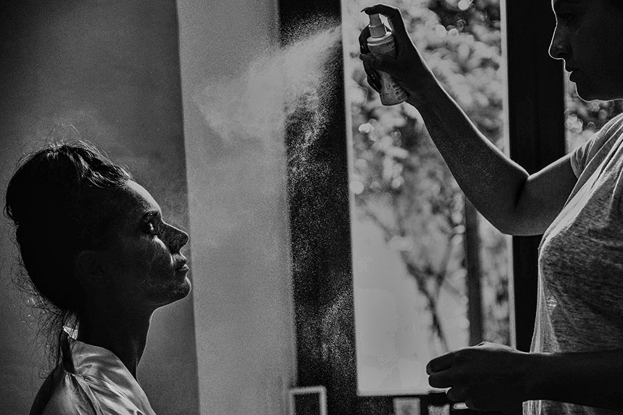 documentary style wedding photos