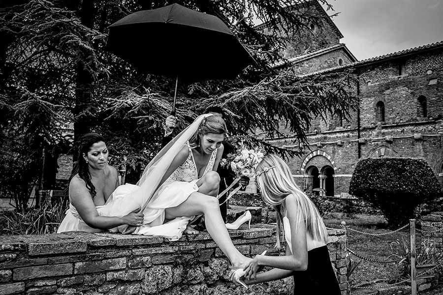 rain wedding photos