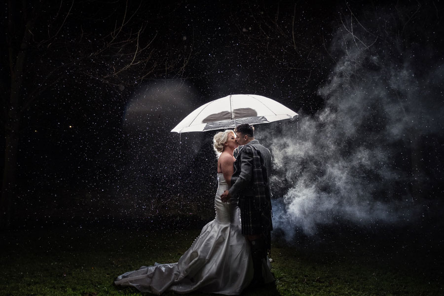 rain wedding photos
