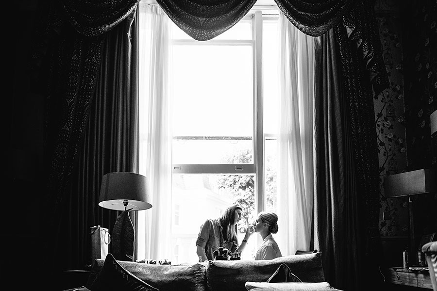 Must-Have Getting Ready Photos for Your Wedding