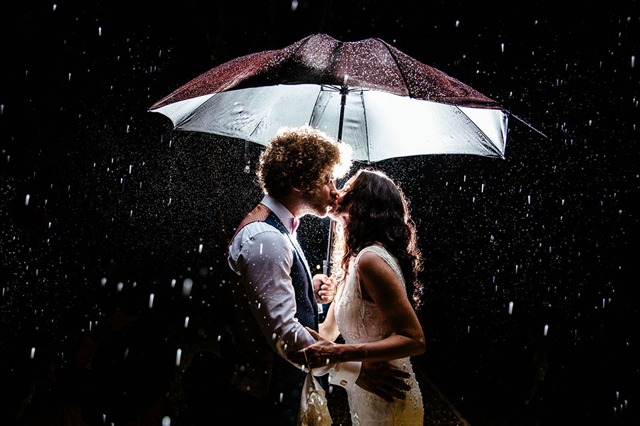 rain wedding photos