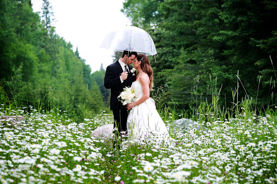 rain wedding photos