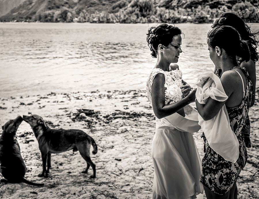 documentary style wedding photos