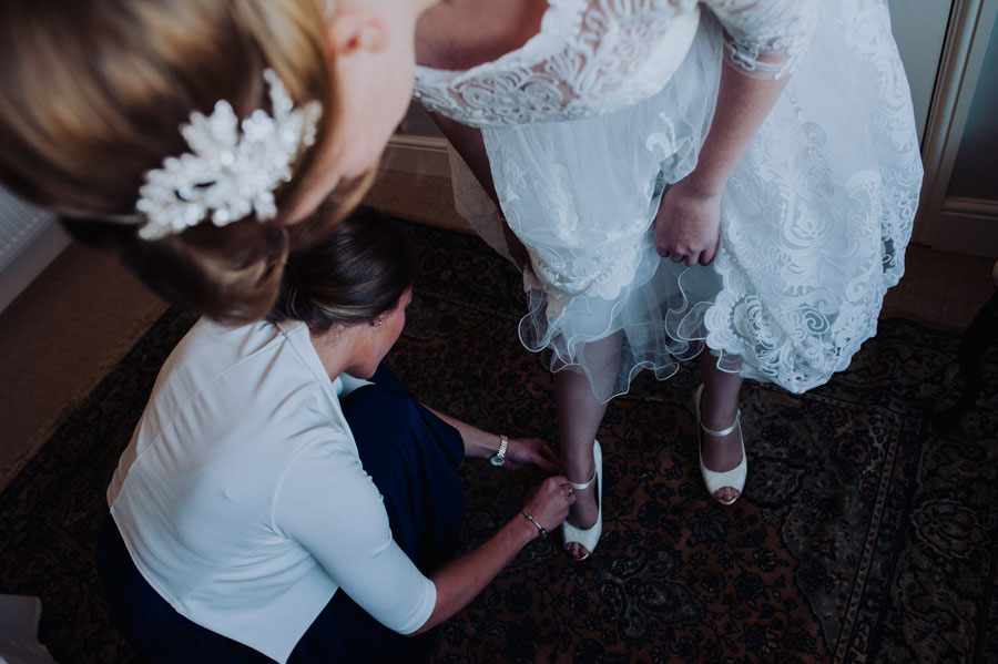 Must-Have Getting Ready Photos for Your Wedding