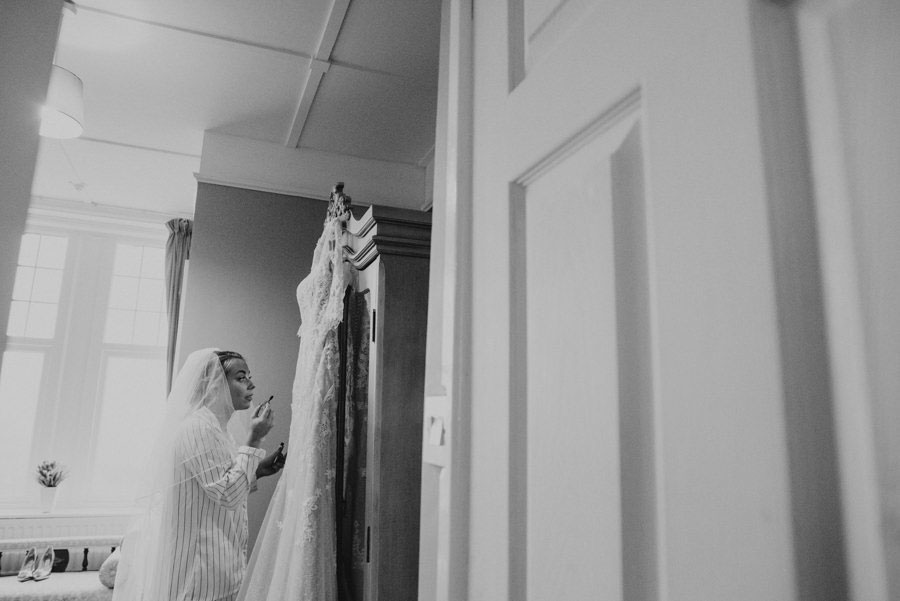 Must-Have Getting Ready Photos for Your Wedding