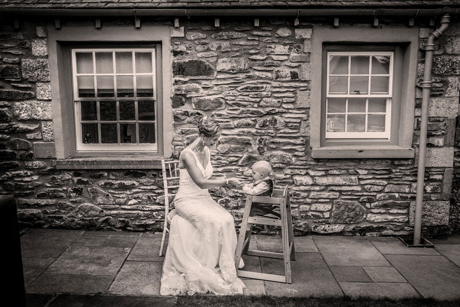 39 Fun and Cute Photos of Kids at Weddings