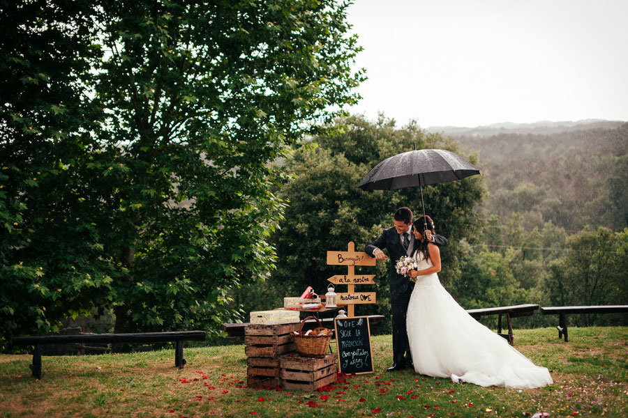 rain wedding photos