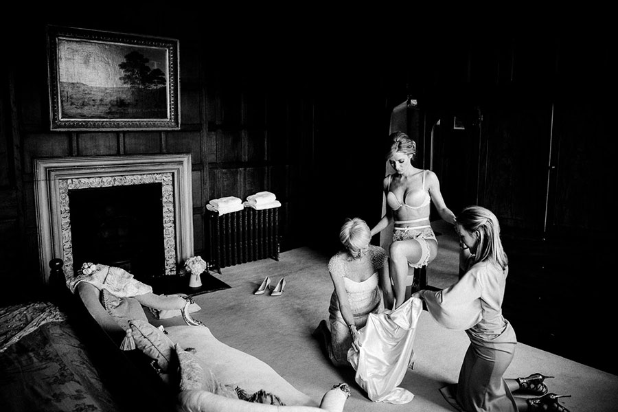 Must-Have Getting Ready Photos for Your Wedding