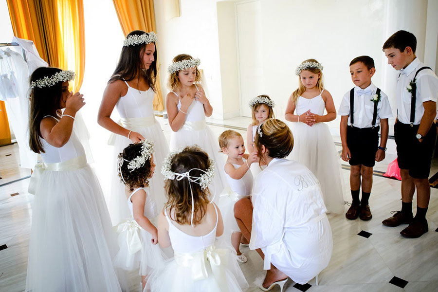 39 Fun and Cute Photos of Kids at Weddings