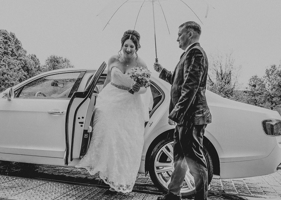 rain wedding photos